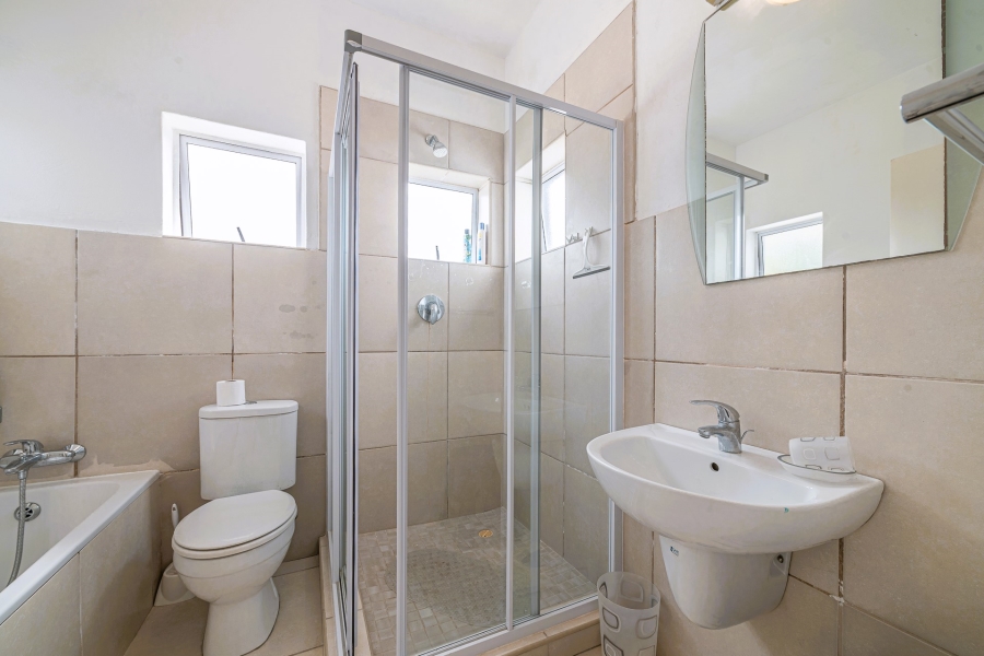 4 Bedroom Property for Sale in Reebok Western Cape